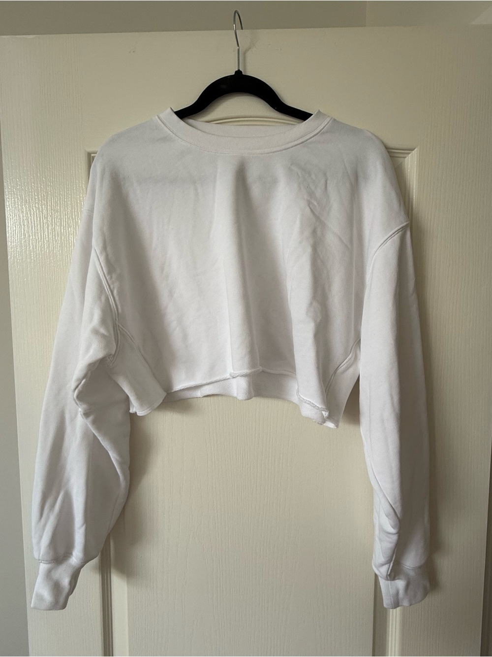 Artizia Women's White Cropped Sweatshirt - Casual Long Sleeve Top